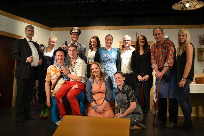 Theater "Diamanten im Stroh"